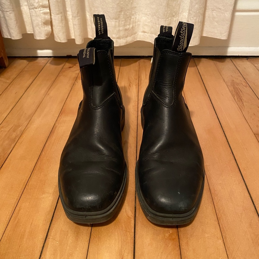 Blundstone Chelsea Dress Boot in Black, Men’s Size 8.5